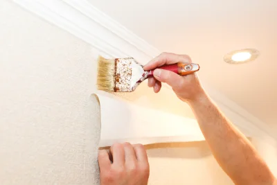Pose de papier peint au Mesnil-Amey — revêtements muraux et toiles de verre